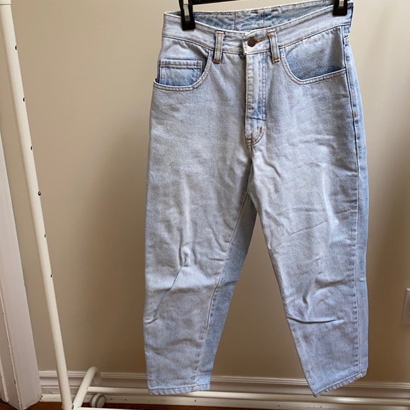 Vintage Light Wash Jeans - Picture 3 of 5
